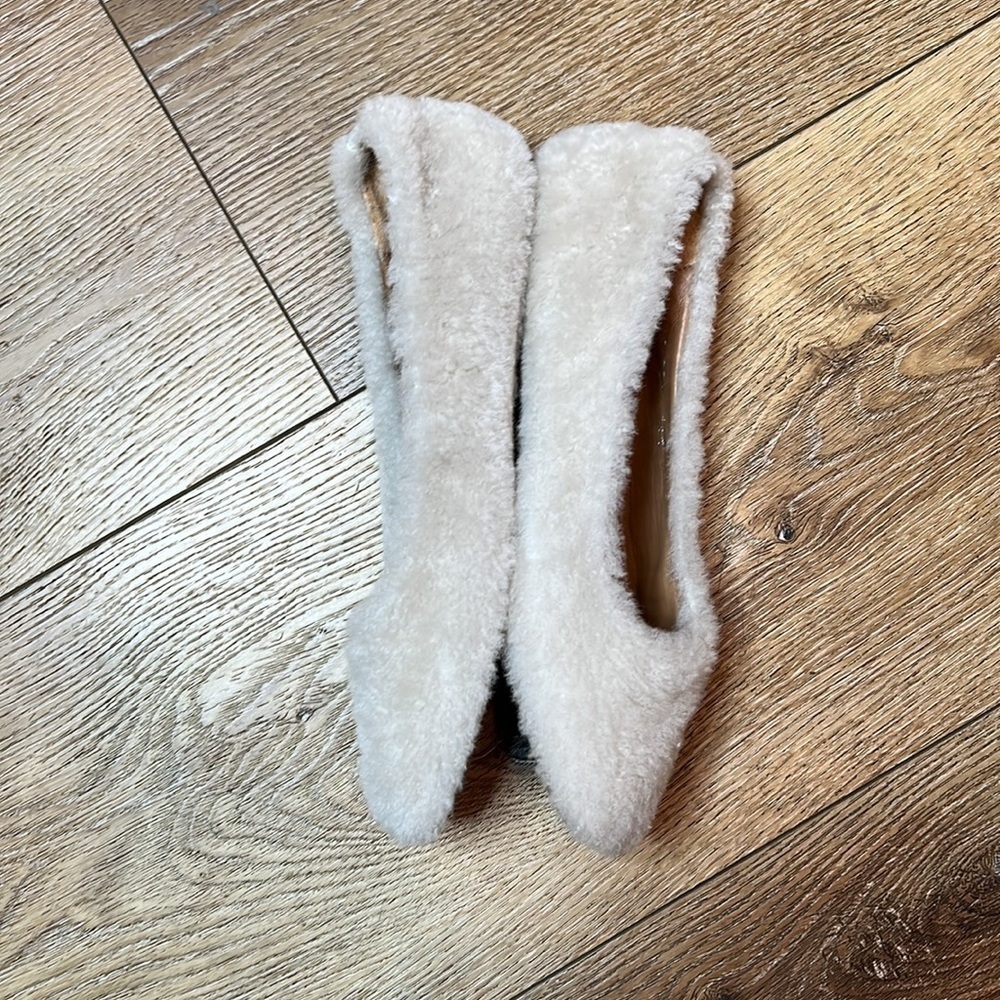 Aquatalia Brinkley Natural Fuzzy Flat Size 6 1/2 - Picture 4 of 7